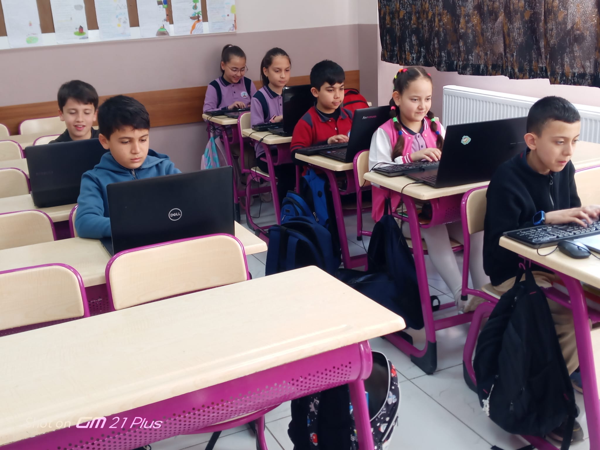 Miralay Reşatbey İlkokulu